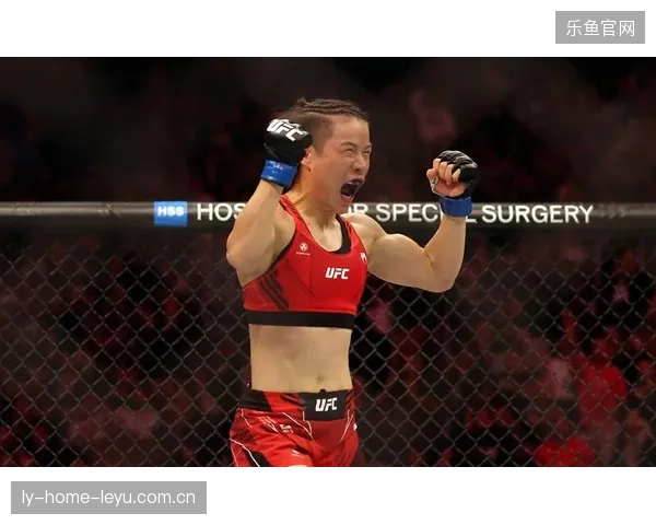 UFC地面锁技：逼对手拍地投降的终极秘技揭秘